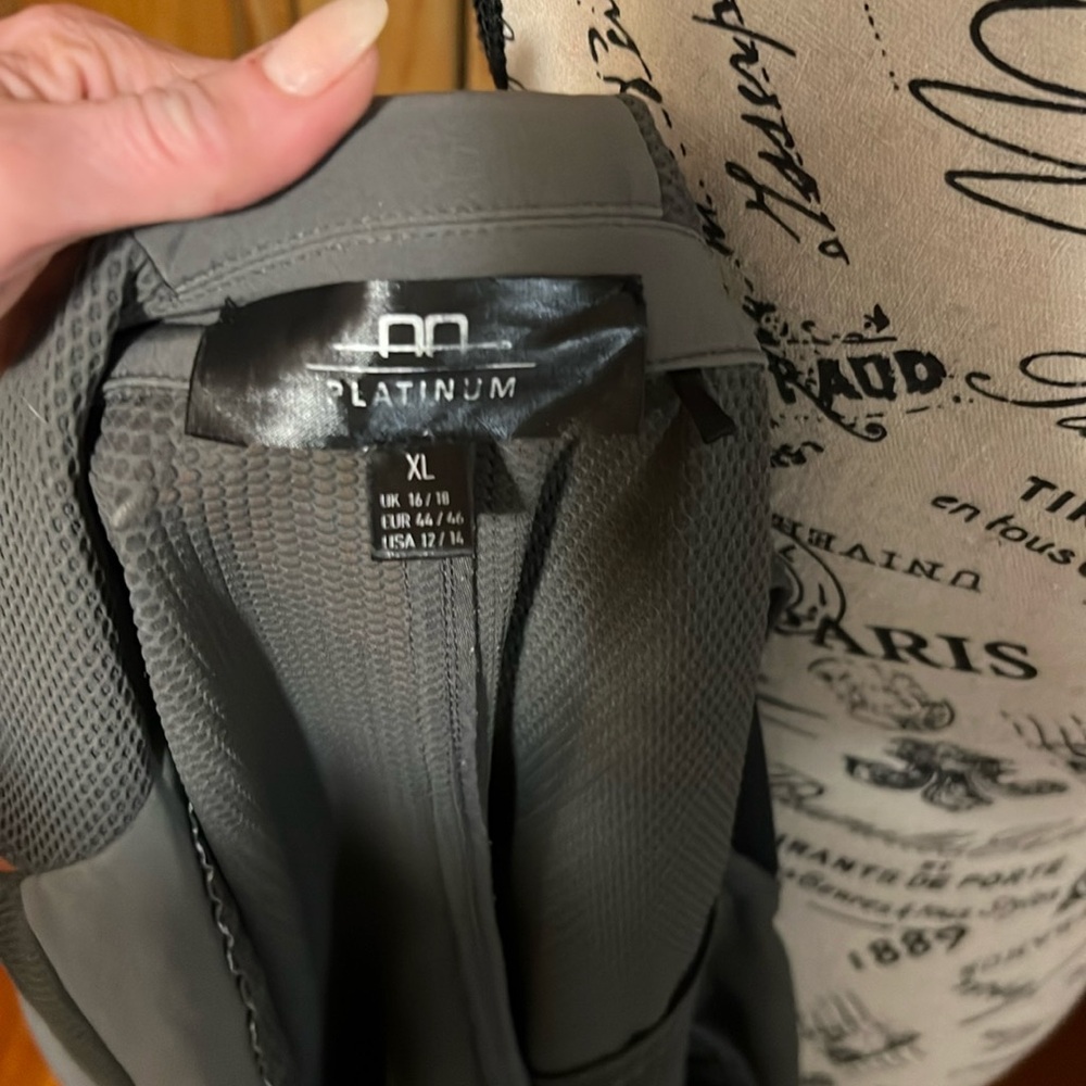 AA platinum motionlite XL mesh Hunter horse show coat